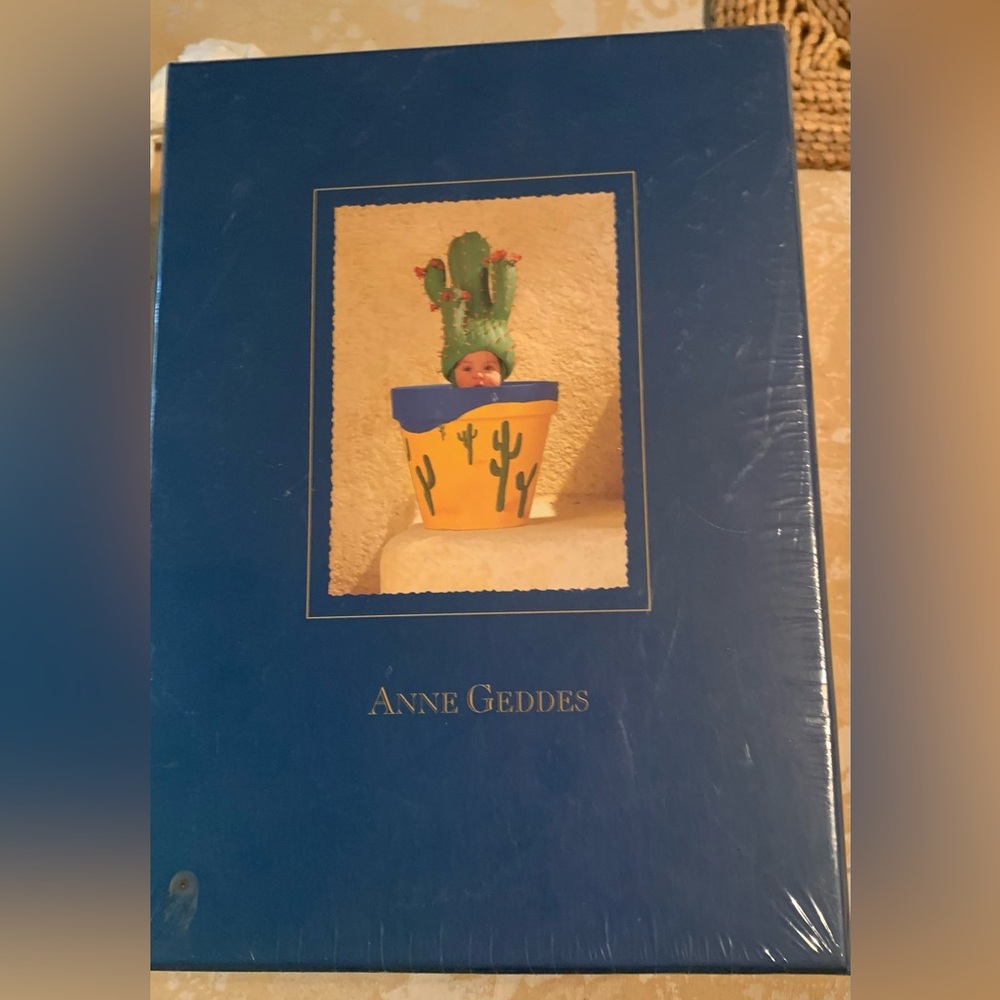 VINTAGE ANNE GEDDES “CACTUS BABY” SEALED PHOTO BOX. COLLECTIBLE/ NEVER OPENED!